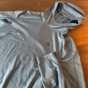 Men's AKHG Boar's Nest Base Layer Hoodie sz. L